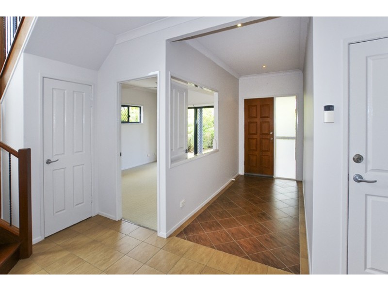 20 OYSTER POINT ESPLANADE, Scarborough QLD 4020