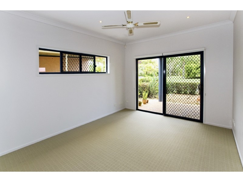 20 OYSTER POINT ESPLANADE, Scarborough QLD 4020