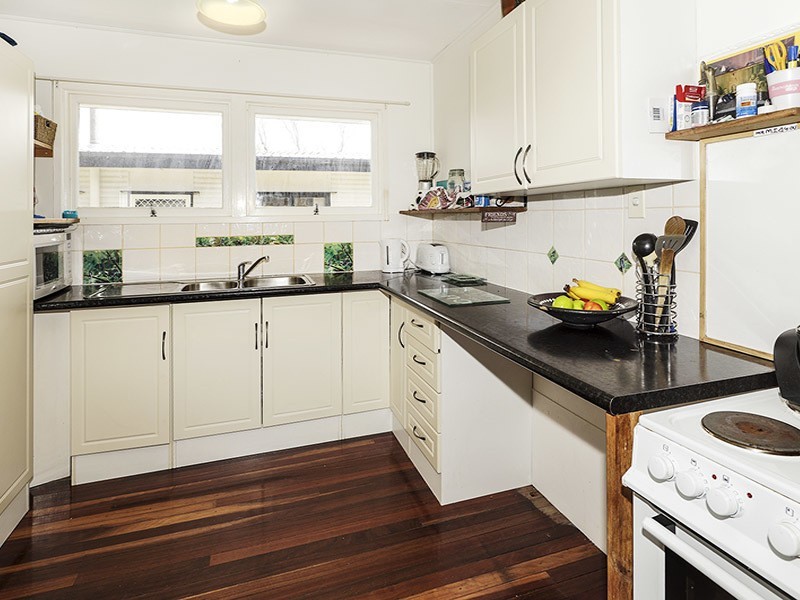 37 KNIGHTS TCE, Margate QLD 4019