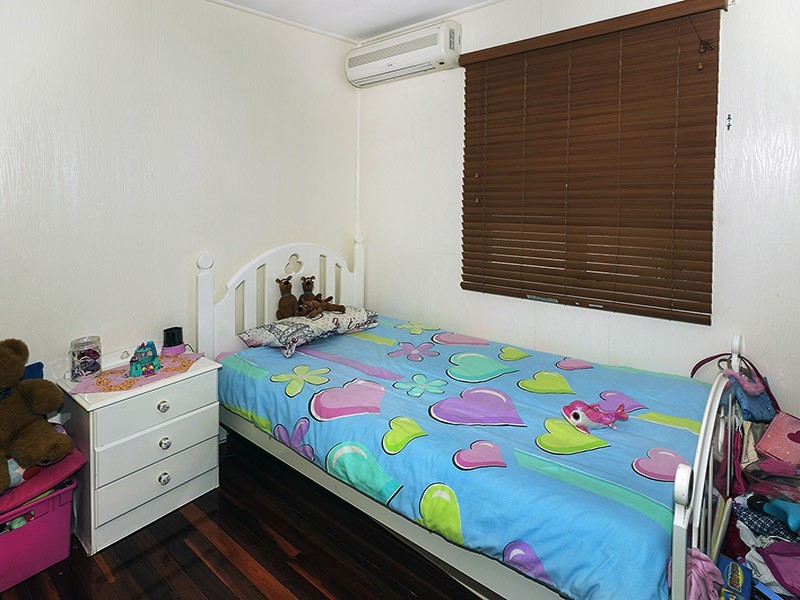 37 KNIGHTS TCE, Margate QLD 4019