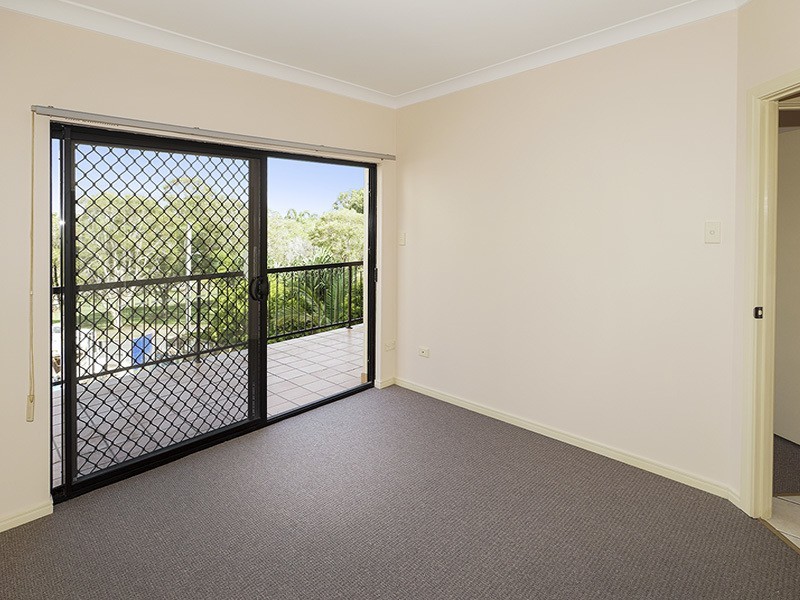 9/2-4 HENRY ST, Redcliffe QLD 4020