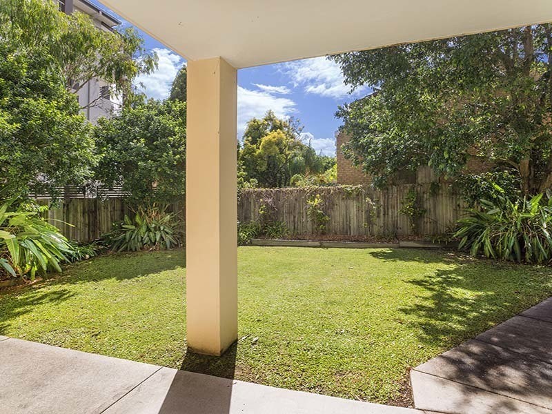 9/2-4 HENRY ST, Redcliffe QLD 4020