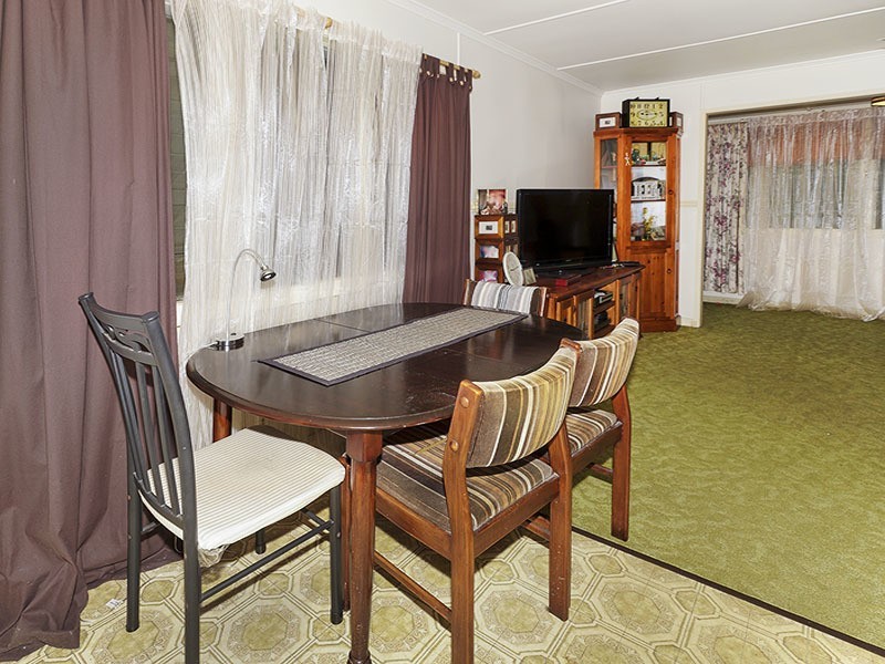 19 HOUGHTON AVE, Redcliffe QLD 4020