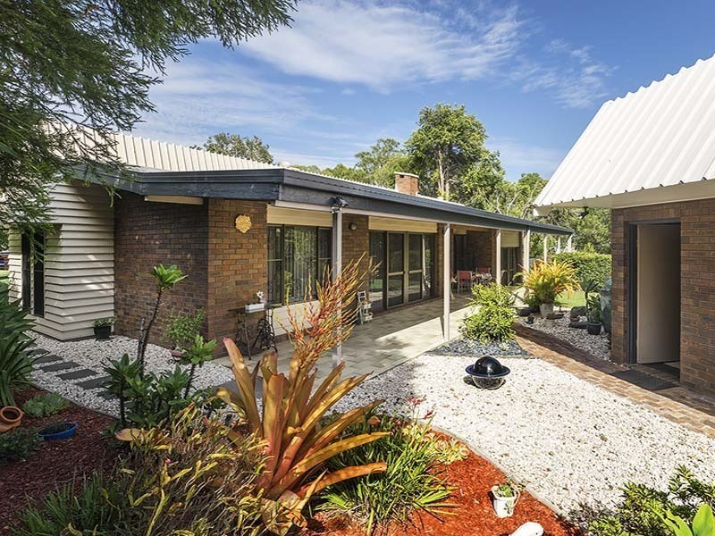 11 HULME ST, Clontarf QLD 4019