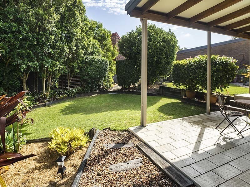 11 HULME ST, Clontarf QLD 4019