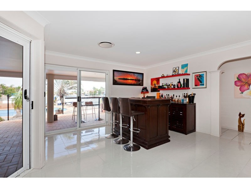 111 GRIFFITH ROAD, Newport QLD 4020