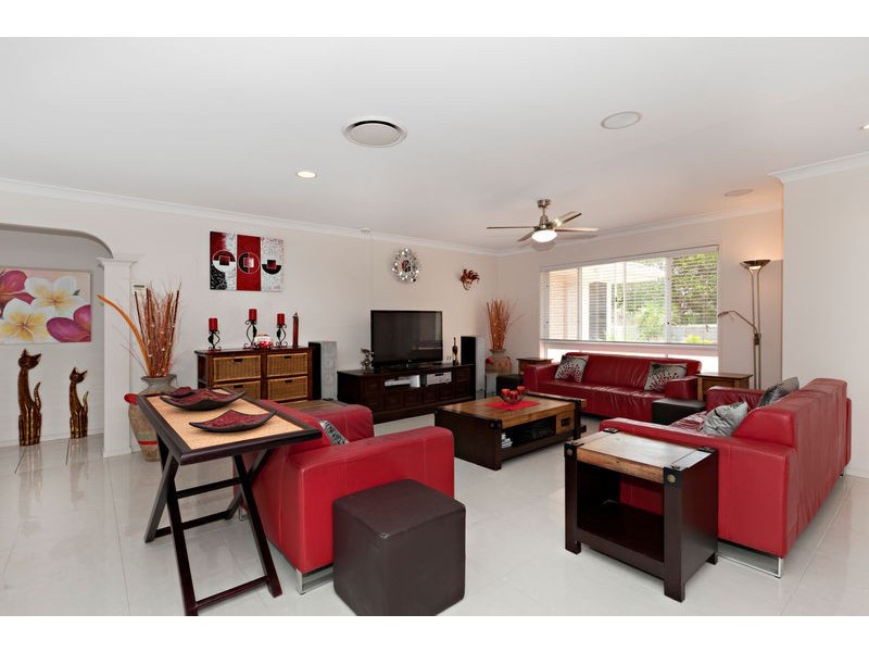 111 GRIFFITH ROAD, Newport QLD 4020