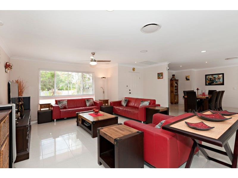 111 GRIFFITH ROAD, Newport QLD 4020