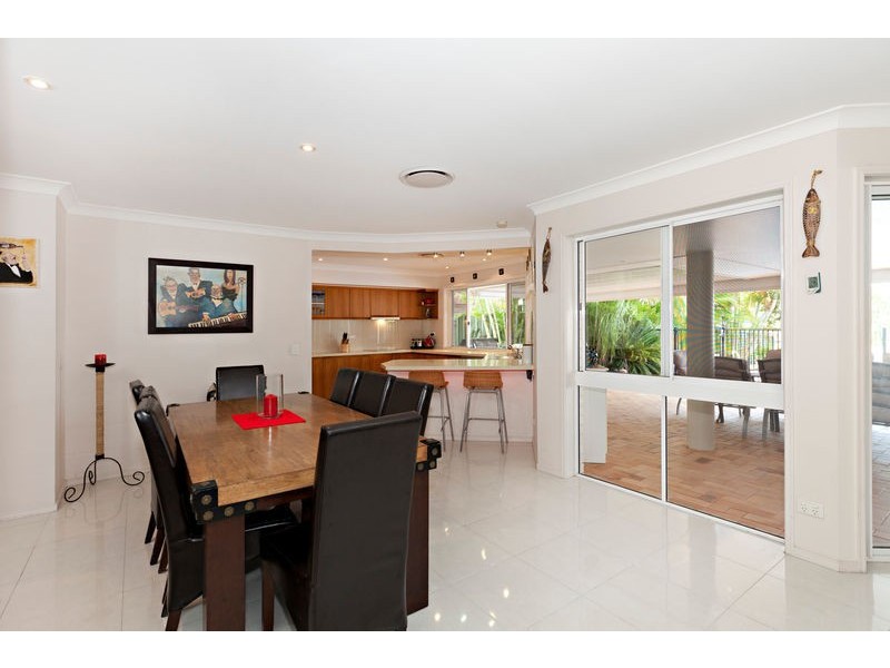 111 GRIFFITH ROAD, Newport QLD 4020