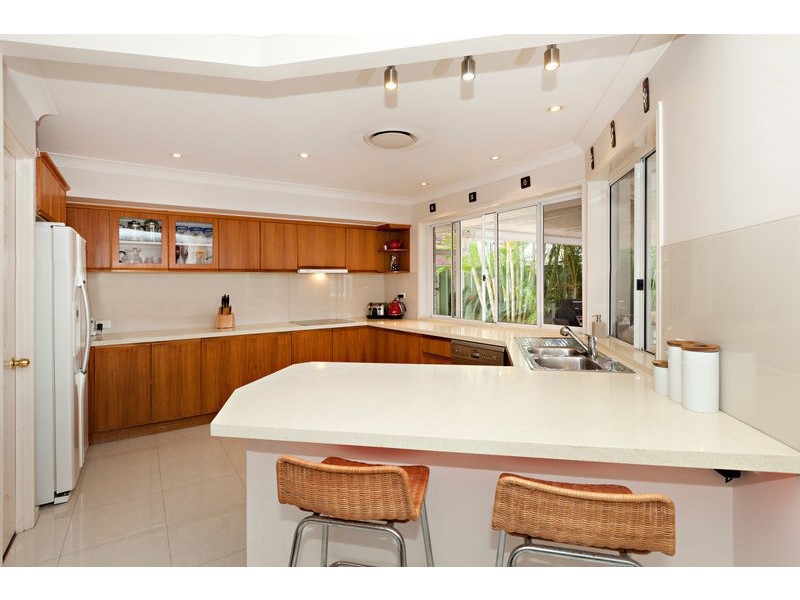 111 GRIFFITH ROAD, Newport QLD 4020