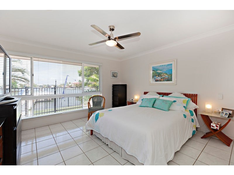 111 GRIFFITH ROAD, Newport QLD 4020