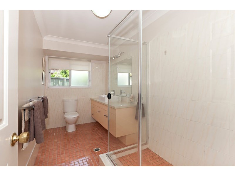 111 GRIFFITH ROAD, Newport QLD 4020