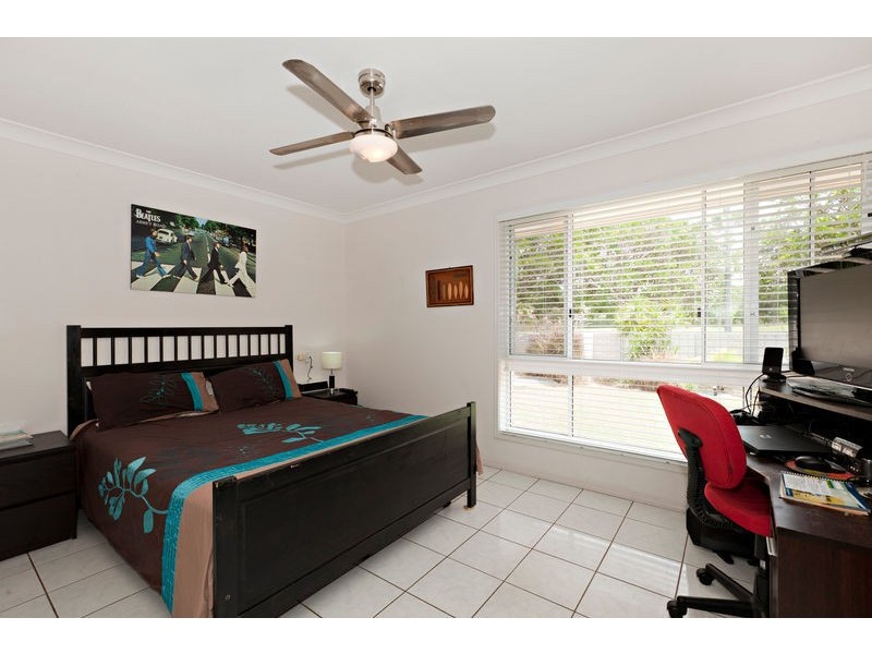 111 GRIFFITH ROAD, Newport QLD 4020