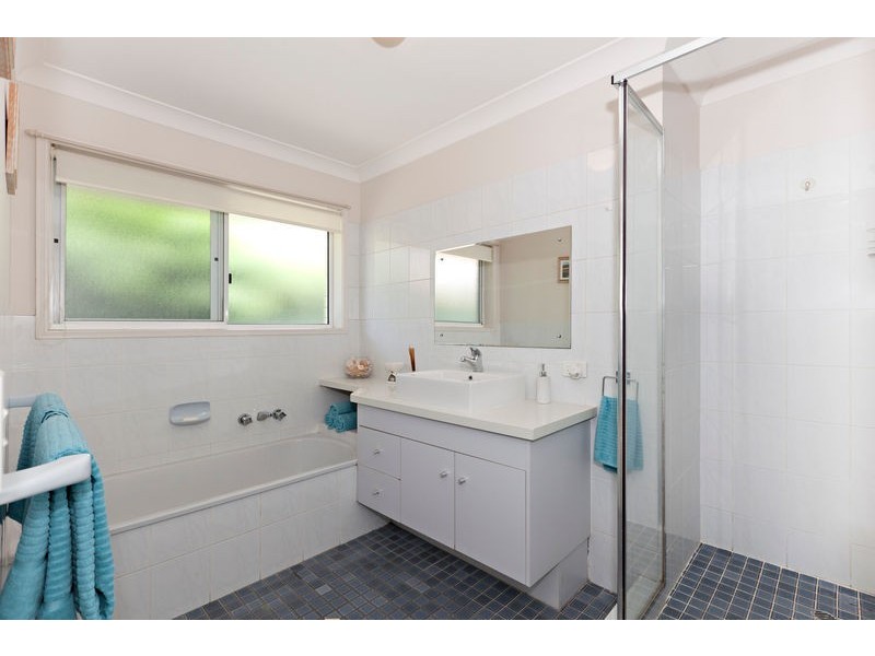 111 GRIFFITH ROAD, Newport QLD 4020