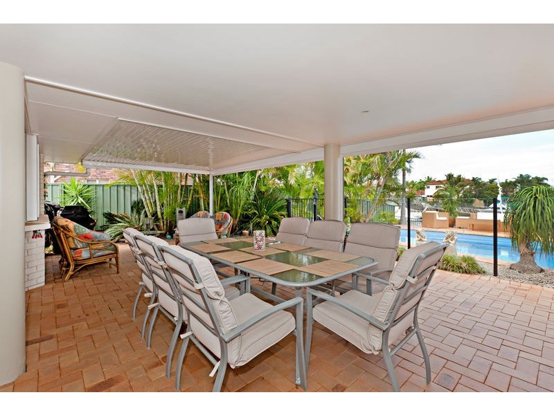 111 GRIFFITH ROAD, Newport QLD 4020