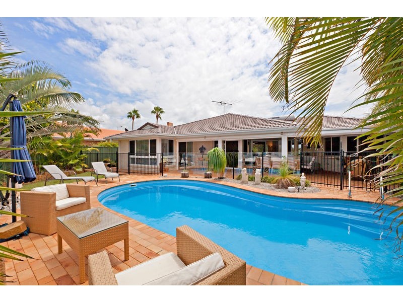 111 GRIFFITH ROAD, Newport QLD 4020