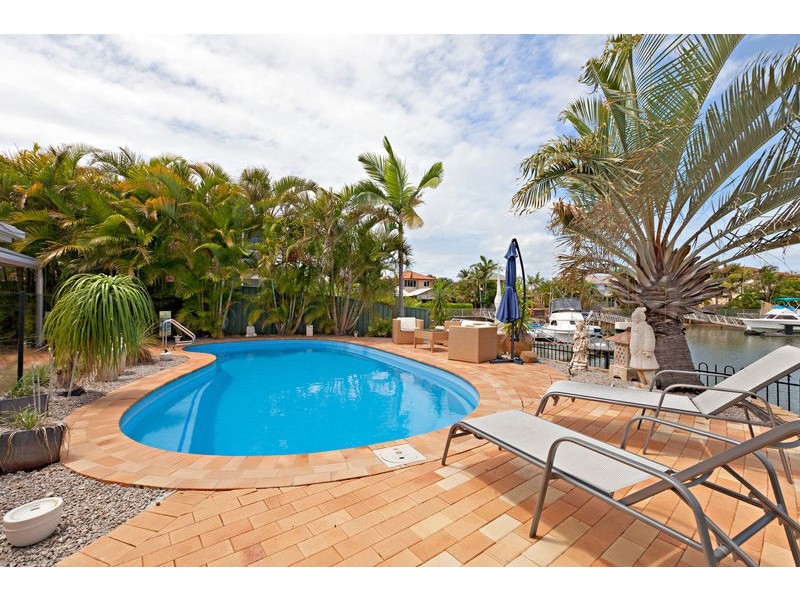 111 GRIFFITH ROAD, Newport QLD 4020