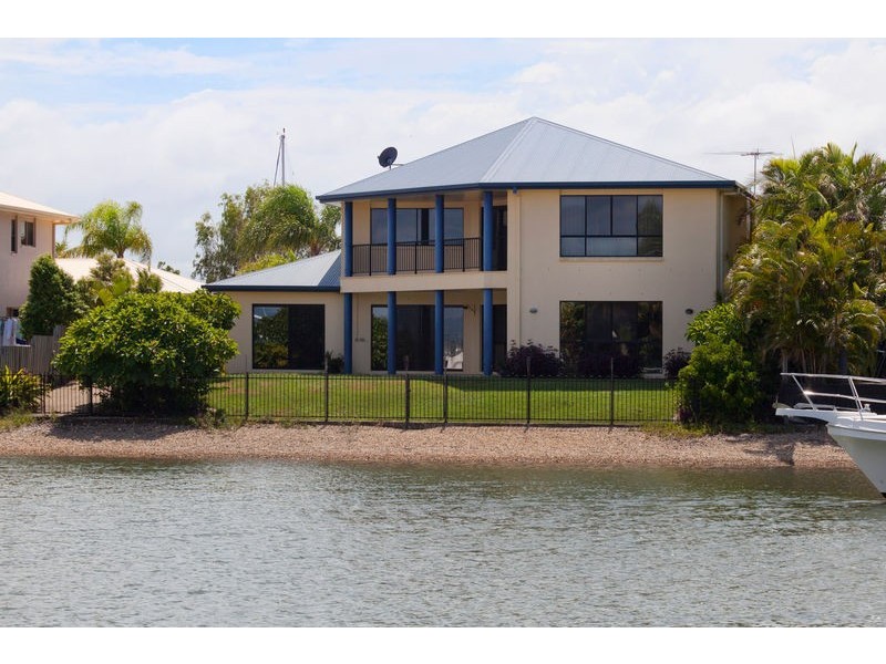 15 DEFENDER STREET, Newport QLD 4020