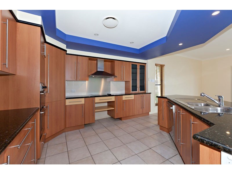 15 DEFENDER STREET, Newport QLD 4020