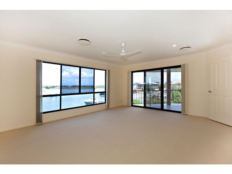 15 DEFENDER STREET, Newport QLD 4020