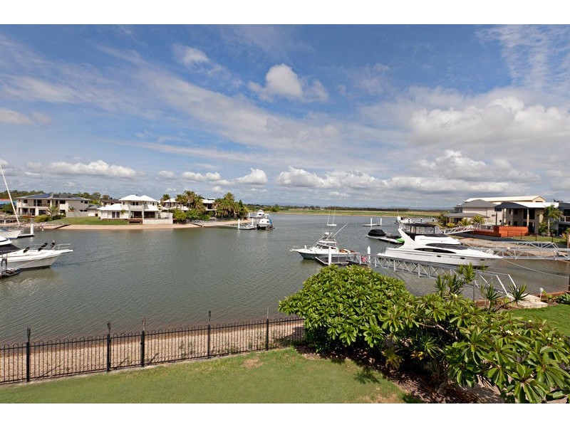 15 DEFENDER STREET, Newport QLD 4020