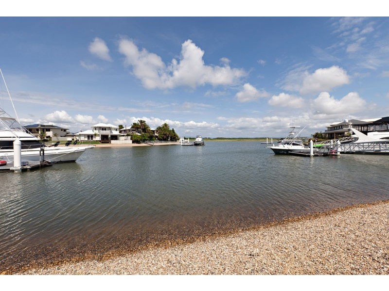 15 DEFENDER STREET, Newport QLD 4020