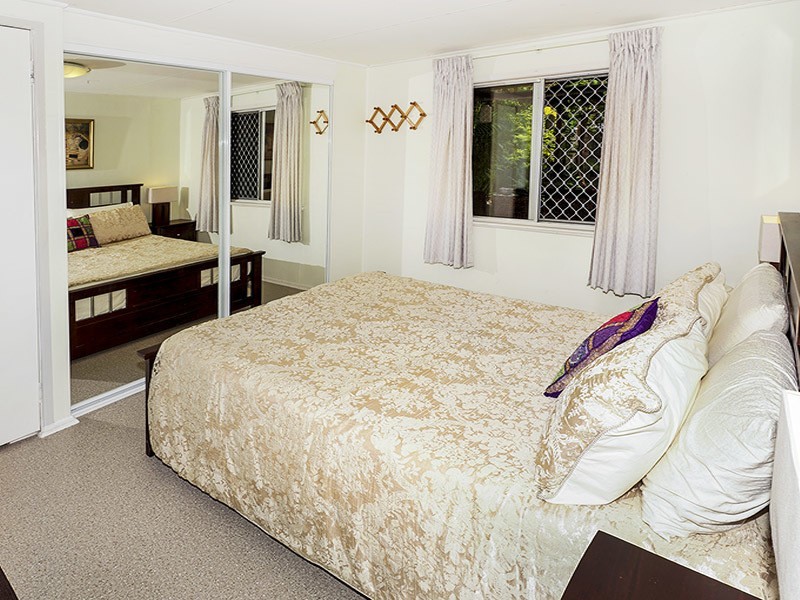 5 PETERSON ST, Scarborough QLD 4020