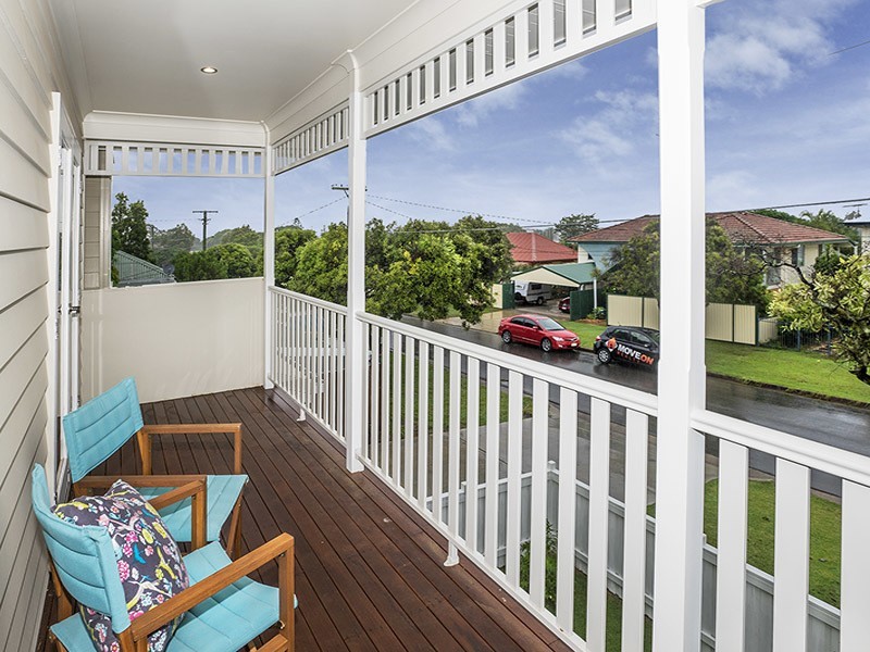 4 SWAN ST, Margate QLD 4019