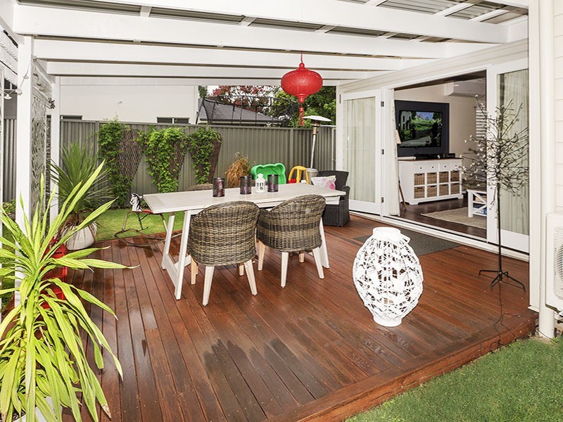 4 SWAN ST, Margate QLD 4019