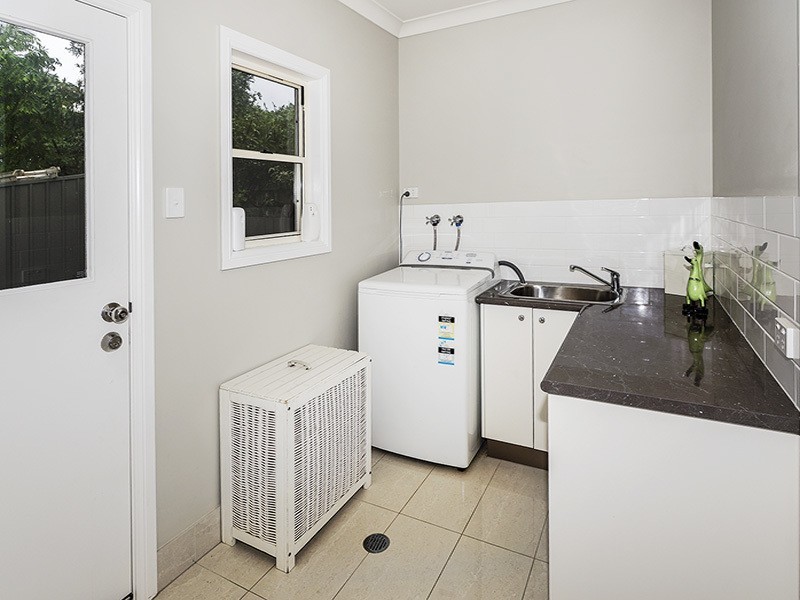 4 SWAN ST, Margate QLD 4019