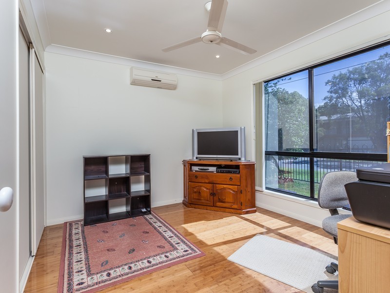 52 GRACE STREET, Scarborough QLD 4020