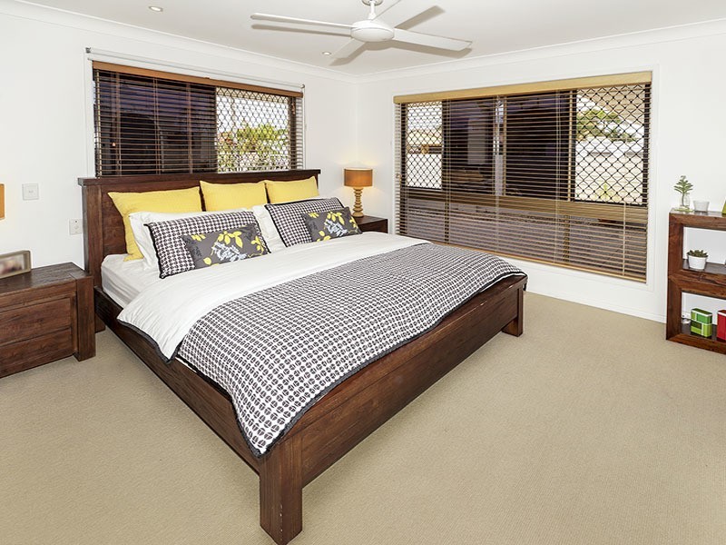 29 SOUTHERN CROSS DRIVE, Newport QLD 4020