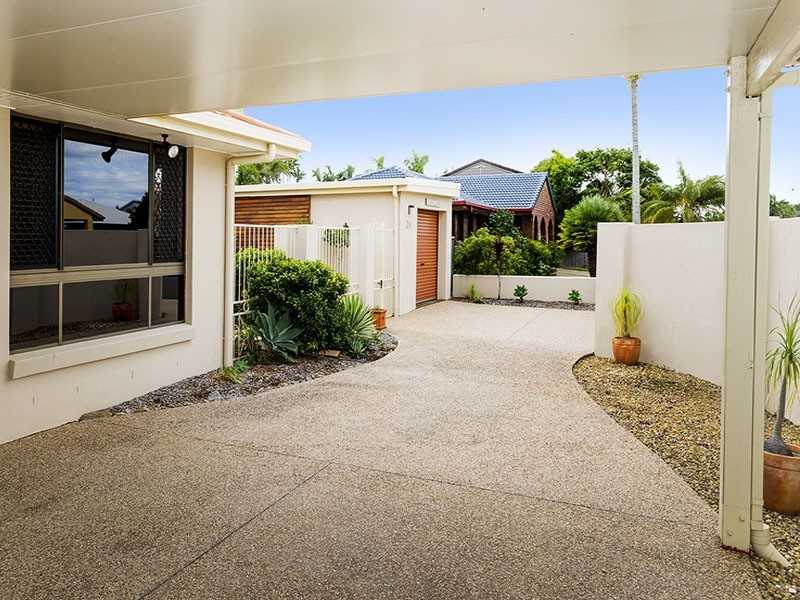 29 SOUTHERN CROSS DRIVE, Newport QLD 4020