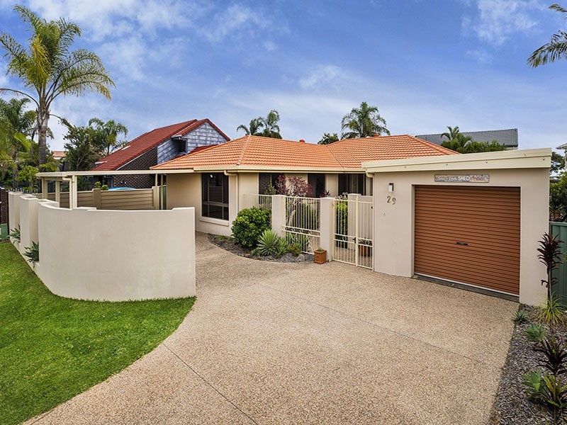 29 SOUTHERN CROSS DRIVE, Newport QLD 4020
