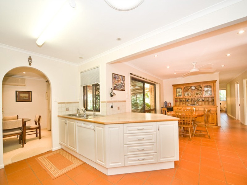 21 BEACON CRESCENT, Newport QLD 4020