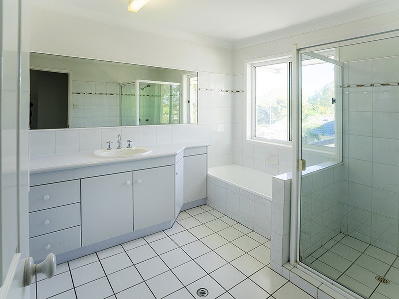 28  INTREPID COURT, Newport QLD 4020