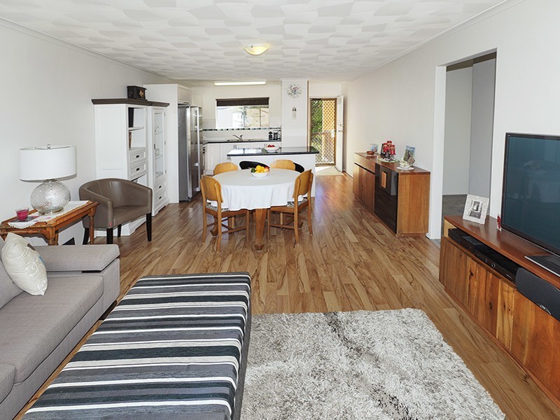 4/8 ELLEN ST, Woody Point QLD 4019