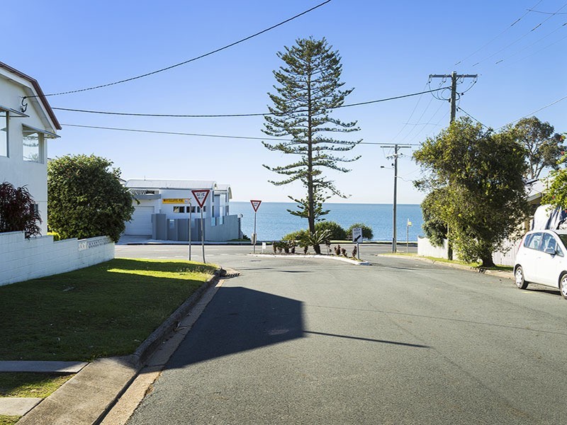 4/8 ELLEN ST, Woody Point QLD 4019