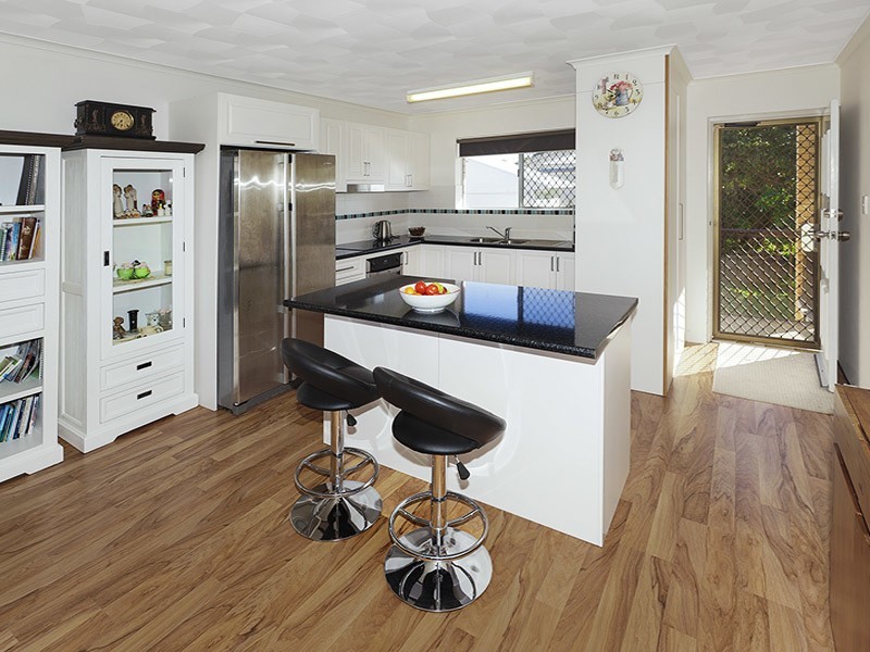 4/8 ELLEN ST, Woody Point QLD 4019