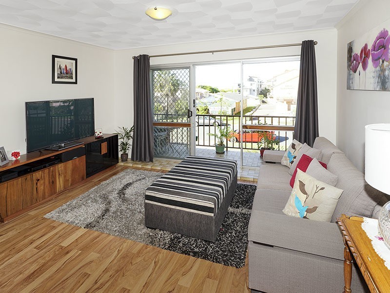 4/8 ELLEN ST, Woody Point QLD 4019