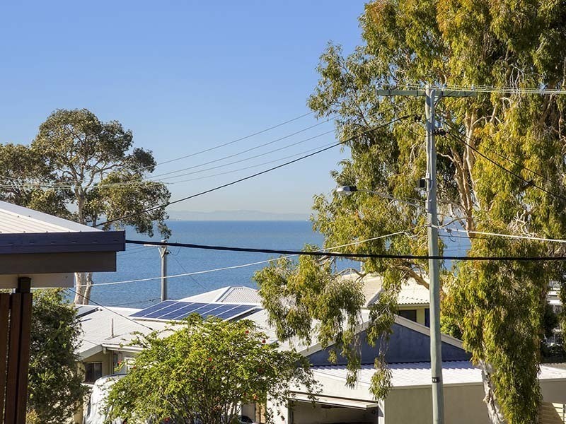 4/8 ELLEN ST, Woody Point QLD 4019