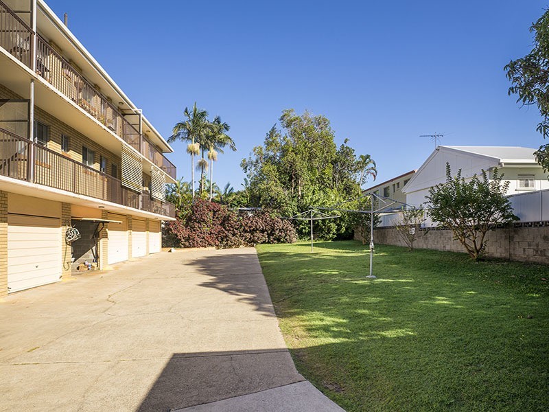 4/8 ELLEN ST, Woody Point QLD 4019