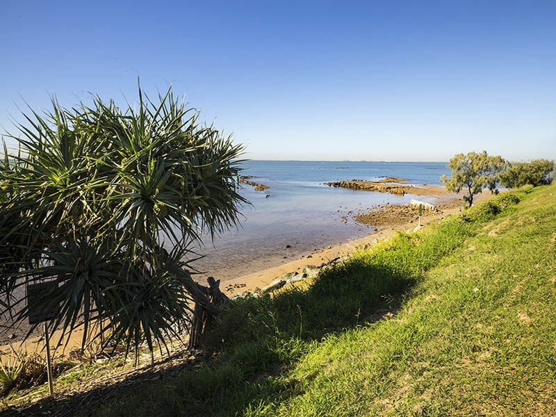 4/8 ELLEN ST, Woody Point QLD 4019