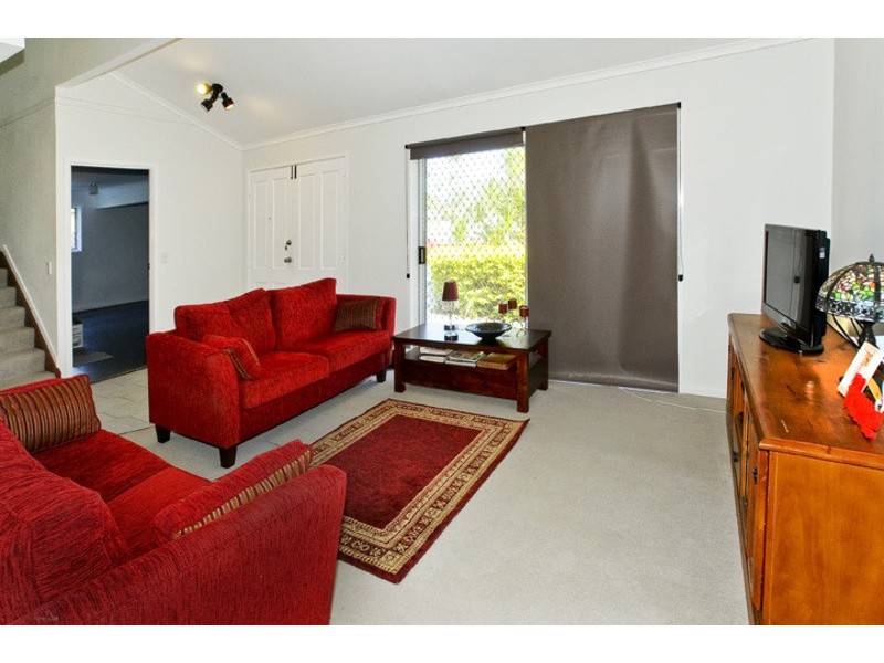 112 GRIFFITH ROAD, Newport QLD 4020