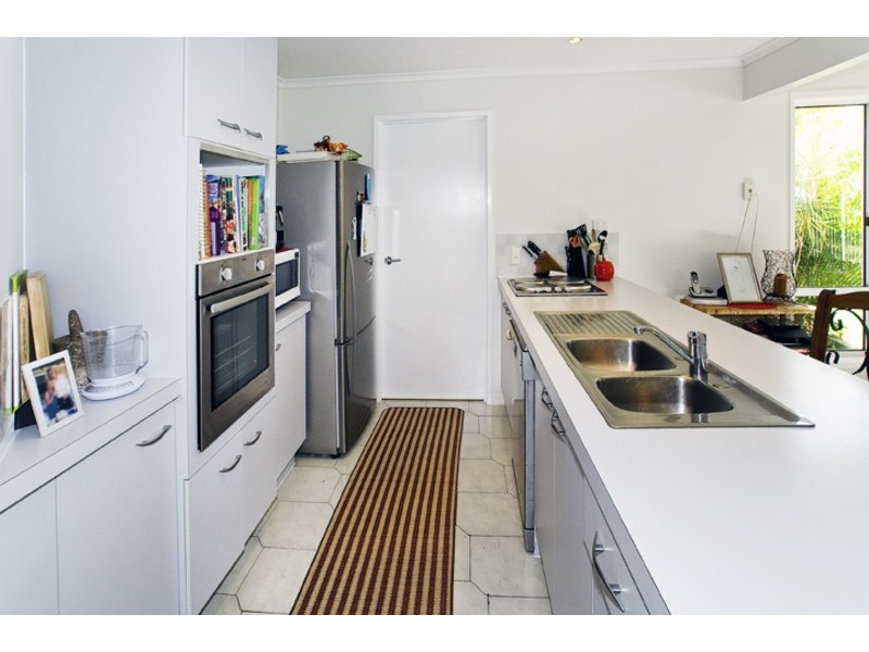 112 GRIFFITH ROAD, Newport QLD 4020