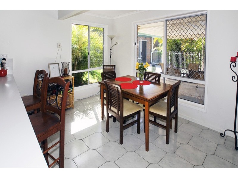 112 GRIFFITH ROAD, Newport QLD 4020