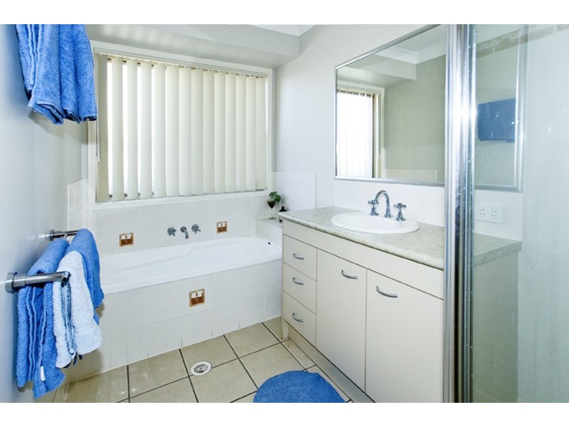 32 CADELL CRESCENT, Rothwell QLD 4022