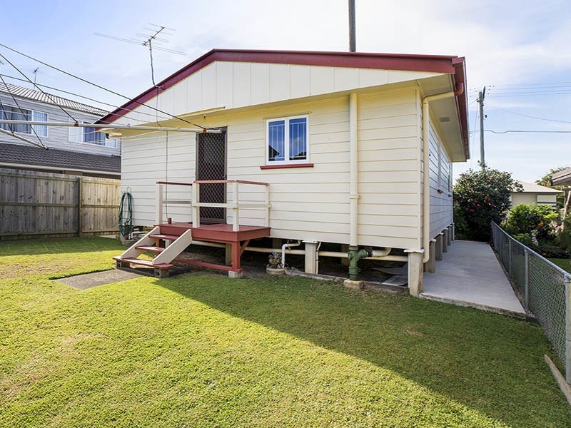 21A  MCANENY STREET, Redcliffe QLD 4020