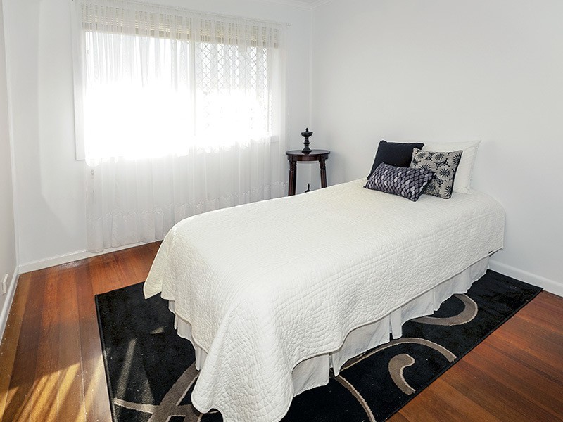 8  CEDAR ST, Clontarf QLD 4019