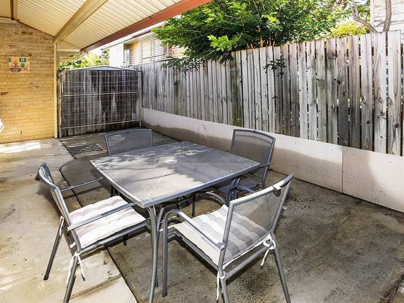 2/12 MCANENY STREET, Redcliffe QLD 4020